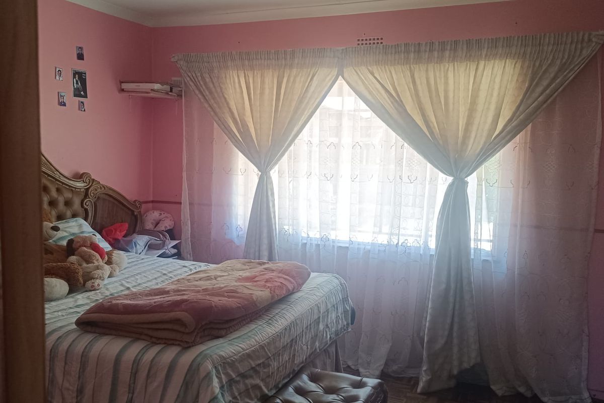 Spacious family home for sale - Photo 4