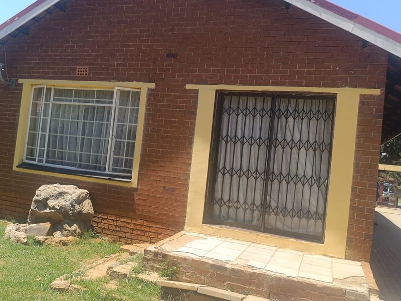 Spacious family home for sale - Photo 1