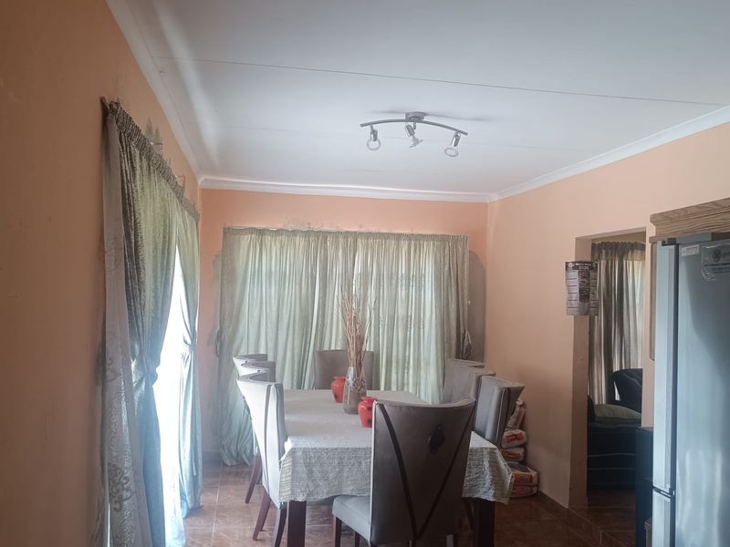 Spacious family home for sale - Photo 9