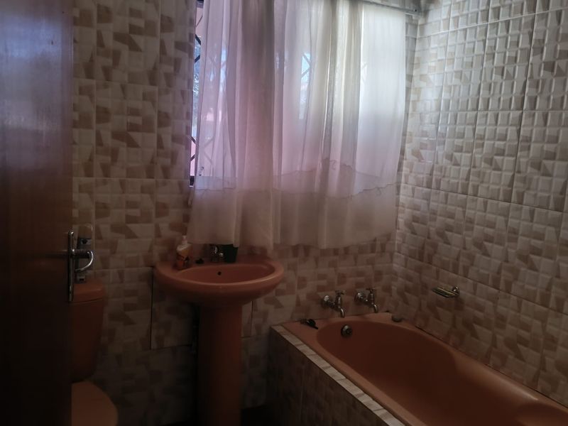 Spacious family home for sale - Photo 2