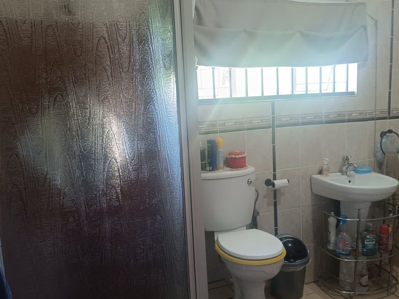 Spacious family home for sale - Photo 6