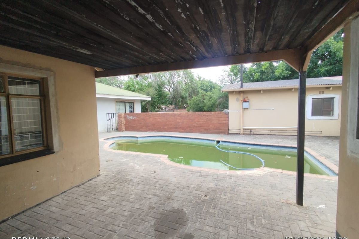 9-Bedroom Cluster Investment Property for Sale - Photo 5