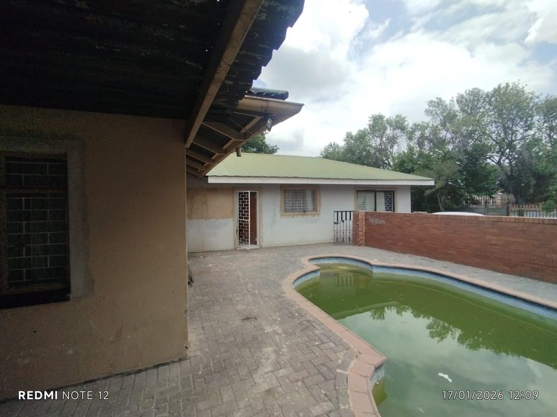 9-Bedroom Cluster Investment Property for Sale - Photo 3