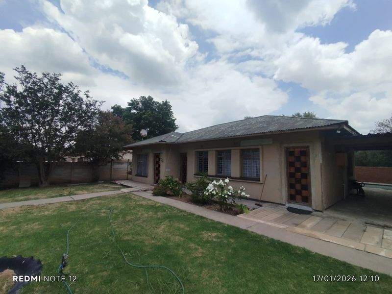 9-Bedroom Cluster Investment Property for Sale - Photo 1