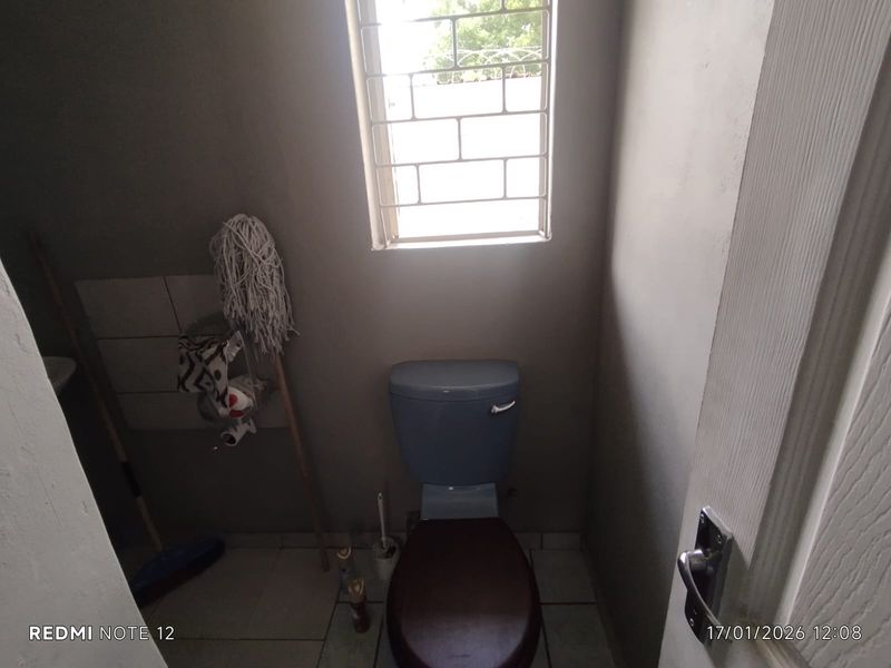 9-Bedroom Cluster Investment Property for Sale - Photo 8