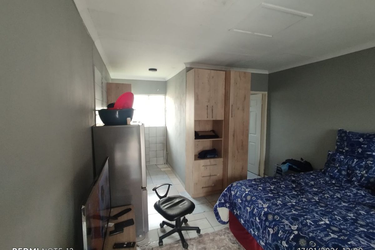 9-Bedroom Cluster Investment Property for Sale - Photo 4