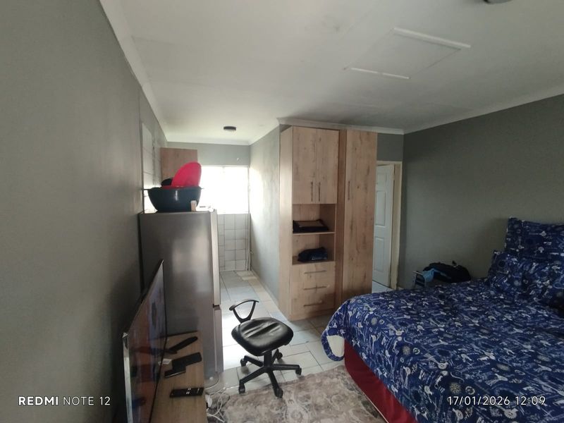 9-Bedroom Cluster Investment Property for Sale - Photo 4