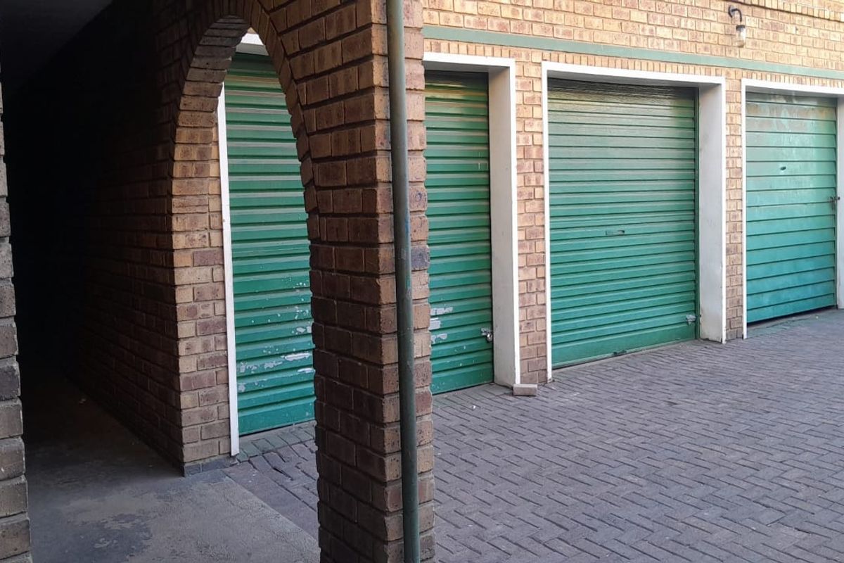 Neat Two-Bedroom Unit in Secure Greluc Place – Vereeniging CBD - Photo 2