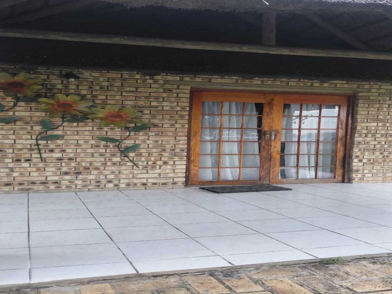 Modern 1-Bedroom Home Near the Dam with Double Garage – Ideal for Retirement Living - Photo 4