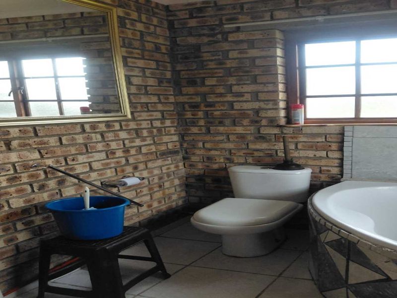 Modern 1-Bedroom Home Near the Dam with Double Garage – Ideal for Retirement Living - Photo 10