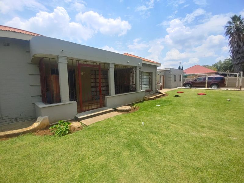 Income-Generating Property for Sale – Prime Central Location - Photo 1