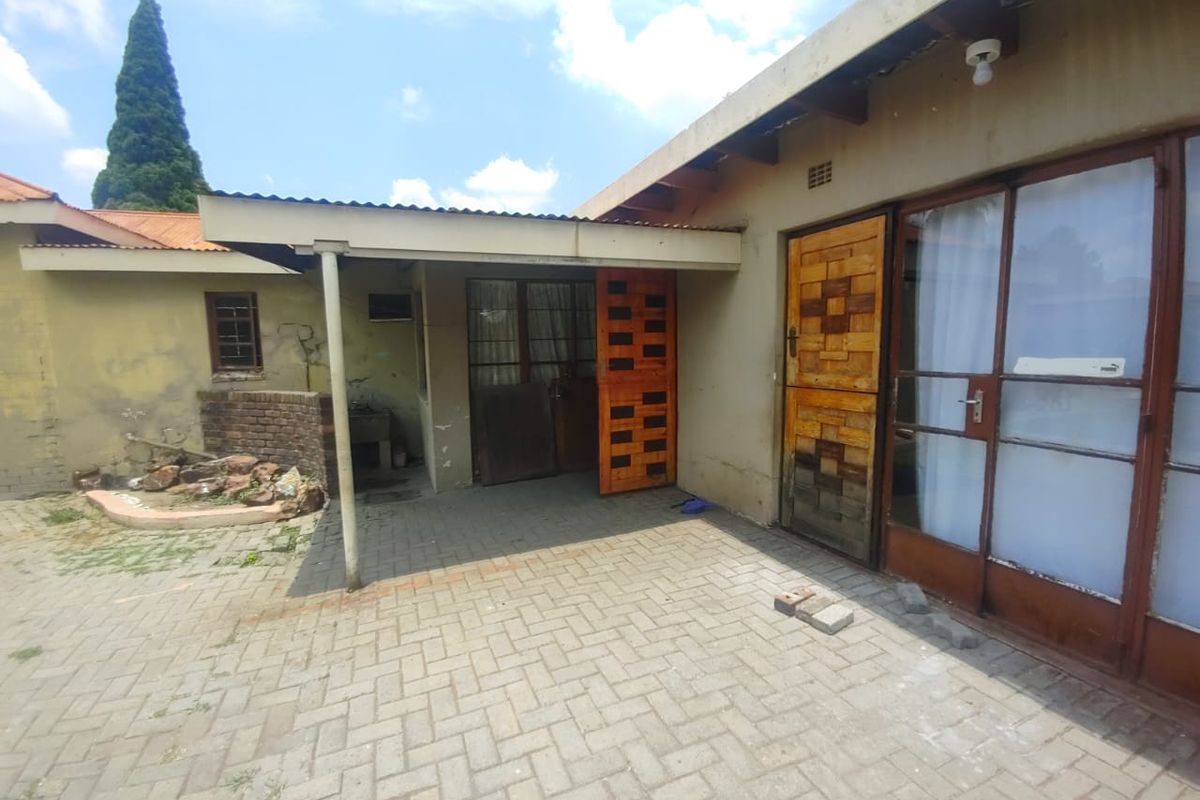 Income-Generating Property for Sale – Prime Central Location - Photo 4