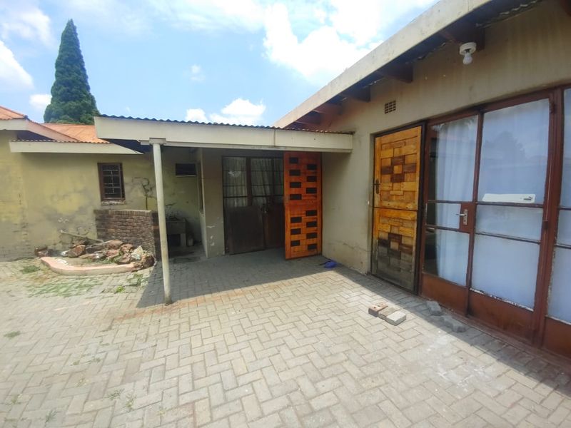 Income-Generating Property for Sale – Prime Central Location - Photo 4