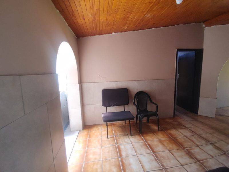 Income-Generating Property for Sale – Prime Central Location - Photo 9