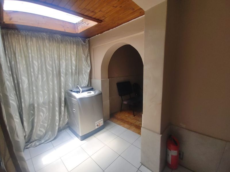 Income-Generating Property for Sale – Prime Central Location - Photo 8