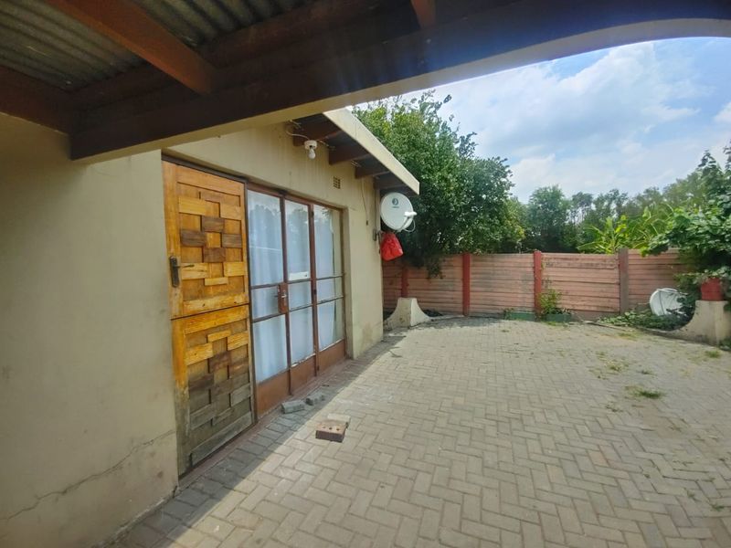 Income-Generating Property for Sale – Prime Central Location - Photo 7