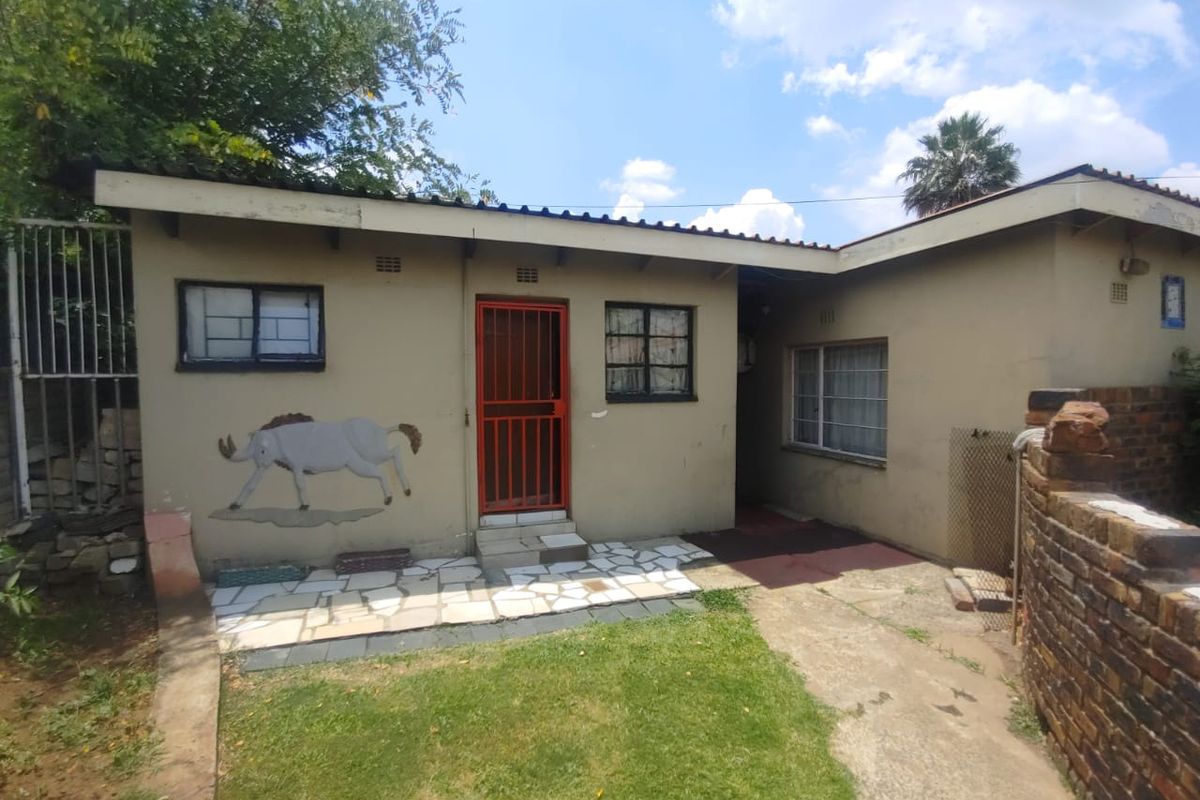 Income-Generating Property for Sale – Prime Central Location - Photo 3