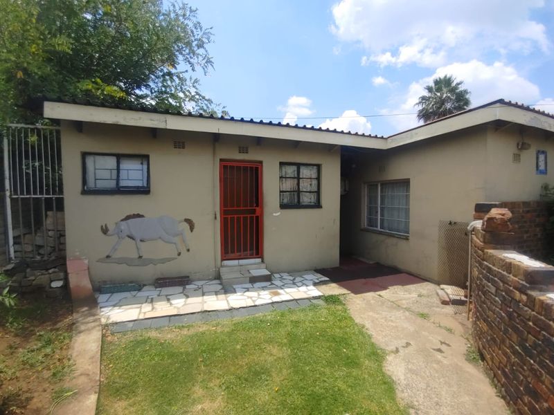 Income-Generating Property for Sale – Prime Central Location - Photo 3