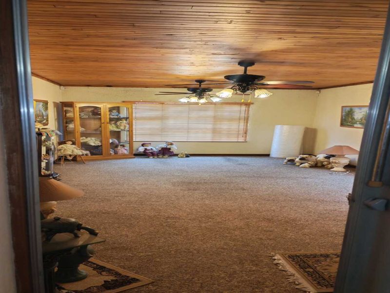 Spacious & Feature-Packed Family Home in Waldrif, Vereeniging - Photo 6