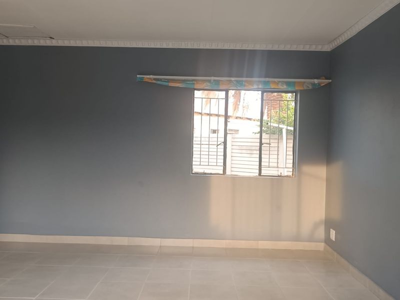 5 One bedrooms flats on 1 property for sale - Photo 4