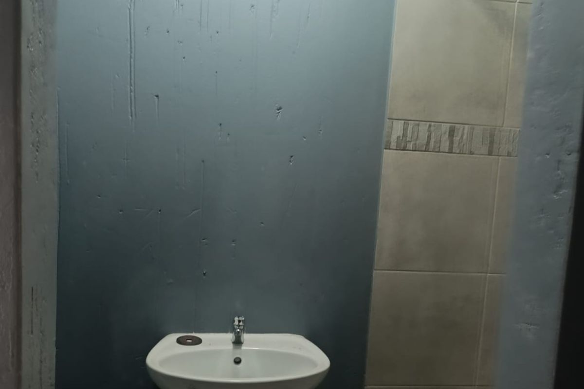 5 One bedrooms flats on 1 property for sale - Photo 3