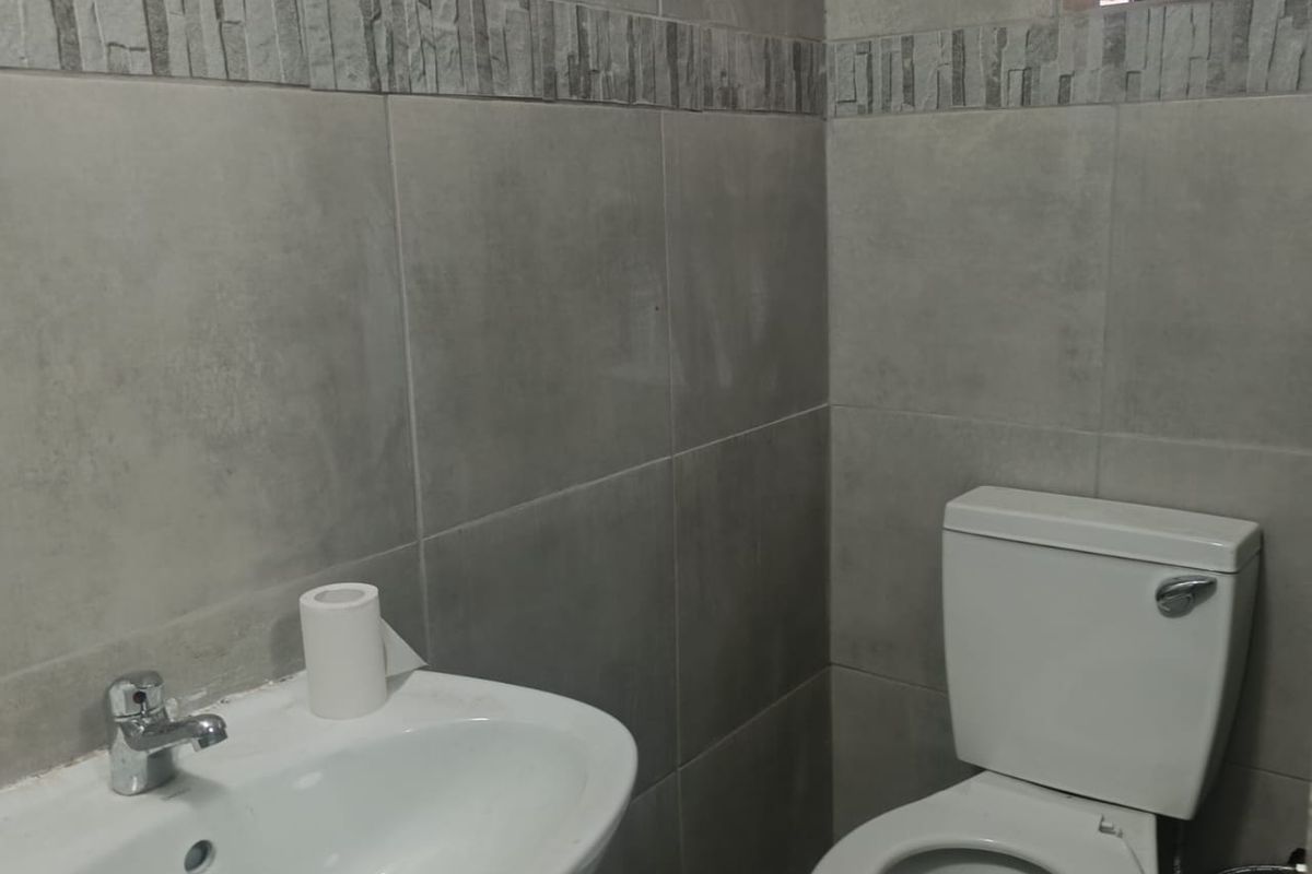 5 One bedrooms flats on 1 property for sale - Photo 5