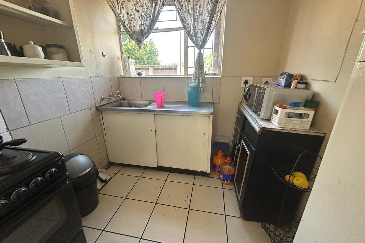 🏡  Flat for Sale** 🏡 - Photo 5