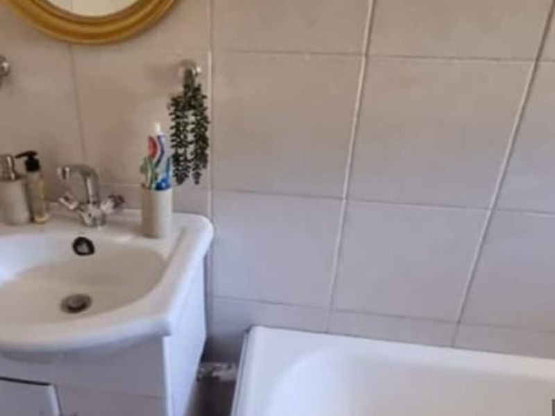 Neat 2-Bedroom Apartment for Sale in CW2 - Photo 10