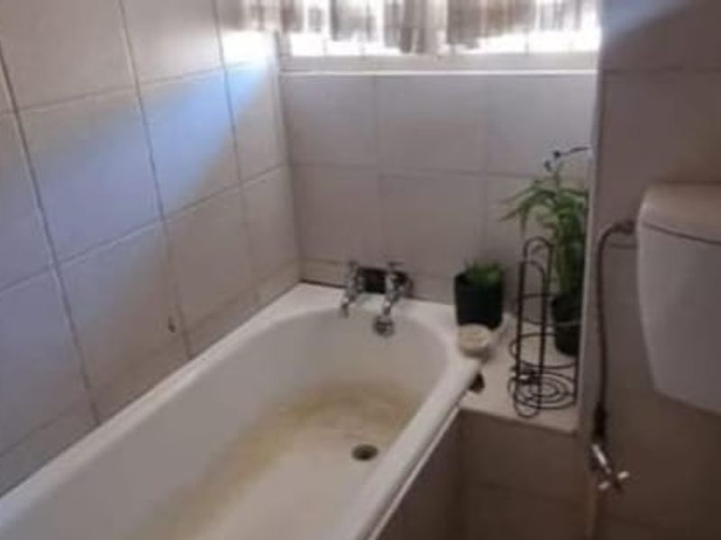 Neat 2-Bedroom Apartment for Sale in CW2 - Photo 8