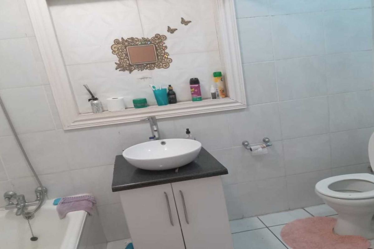 Fully Furnished 3-Bedroom Rental in Sonland Park, Vereeniging - Photo 4
