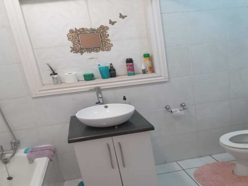 Fully Furnished 3-Bedroom Rental in Sonland Park, Vereeniging - Photo 4