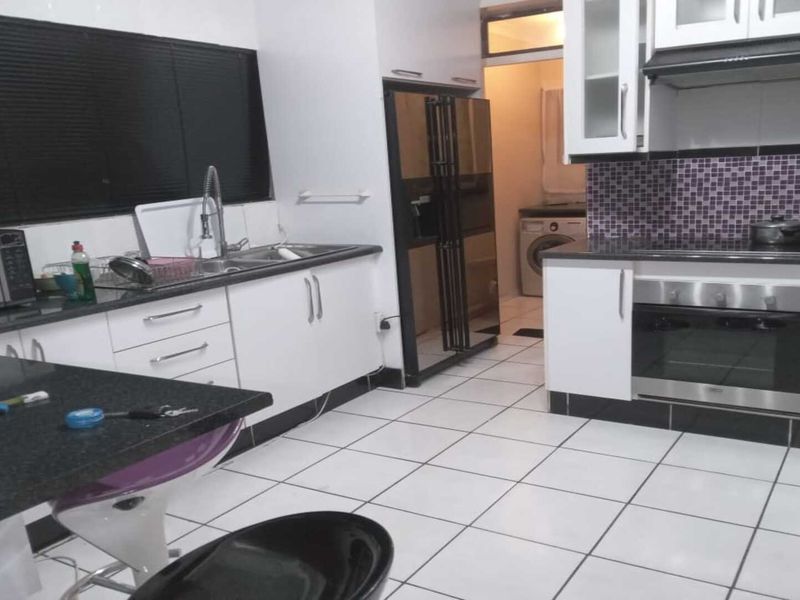 Fully Furnished 3-Bedroom Rental in Sonland Park, Vereeniging - Photo 5