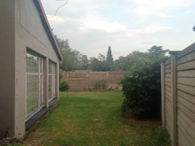 Deal of a Lifetime – 3 Bedroom Home with Flatlet in Sasolburg - Photo 1