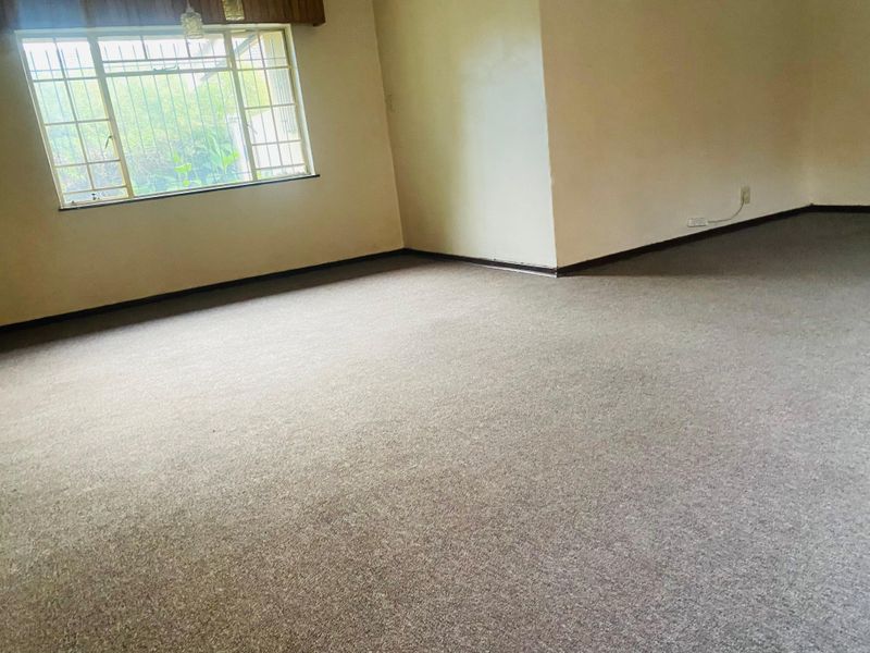 Spacious Family Home with Flatlets and Excellent Security - Photo 5