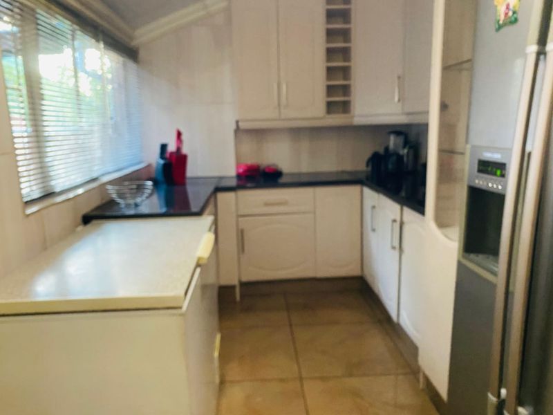 Spacious family home for sale - Photo 2