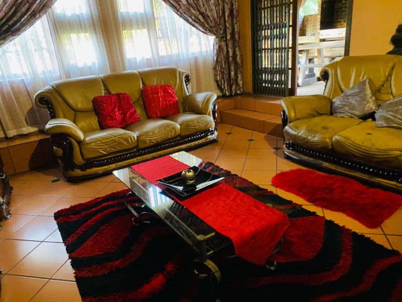 Spacious family home for sale - Photo 6