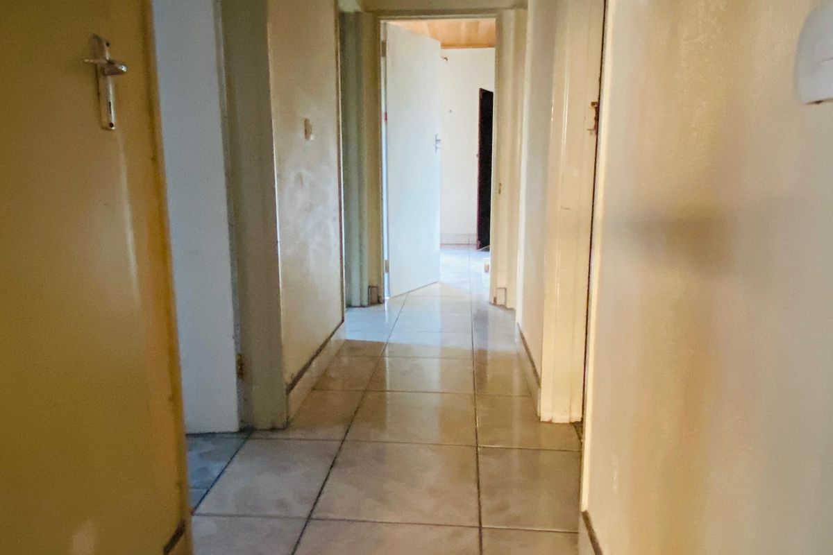 Spacious family home for sale - Photo 3