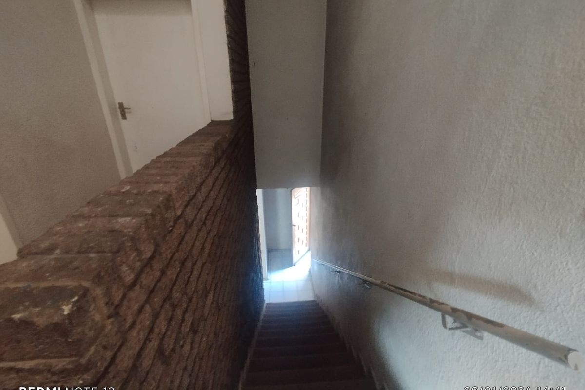 LOVELY DOUBLE-STOREY HOME WITH GREAT POTENTIAL in Vereeniging - Photo 5