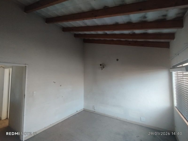 LOVELY DOUBLE-STOREY HOME WITH GREAT POTENTIAL in Vereeniging - Photo 6