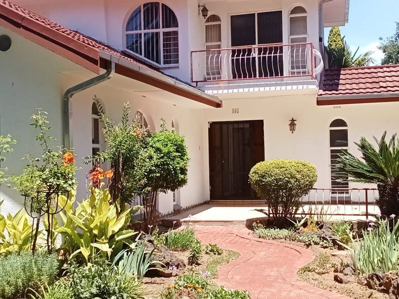 Spacious family home for sale - Photo 1