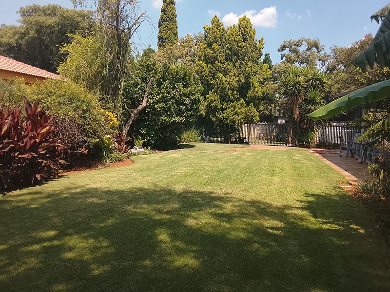 spacious three-bedroom home - Photo 3