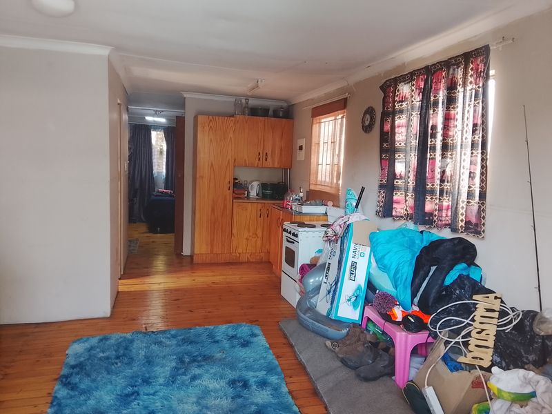 spacious three-bedroom home - Photo 9