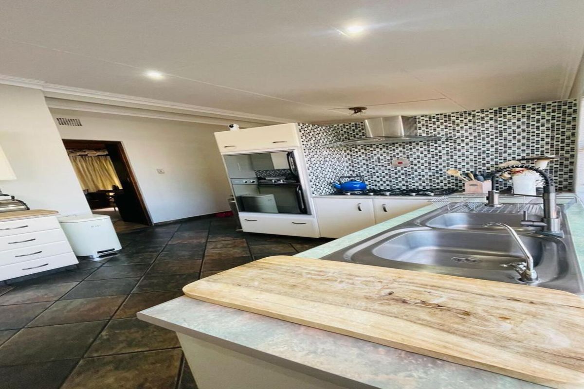 Luxury Modern Living | Off-Grid Excellence | SW5 Vanderbijlpark - Photo 4