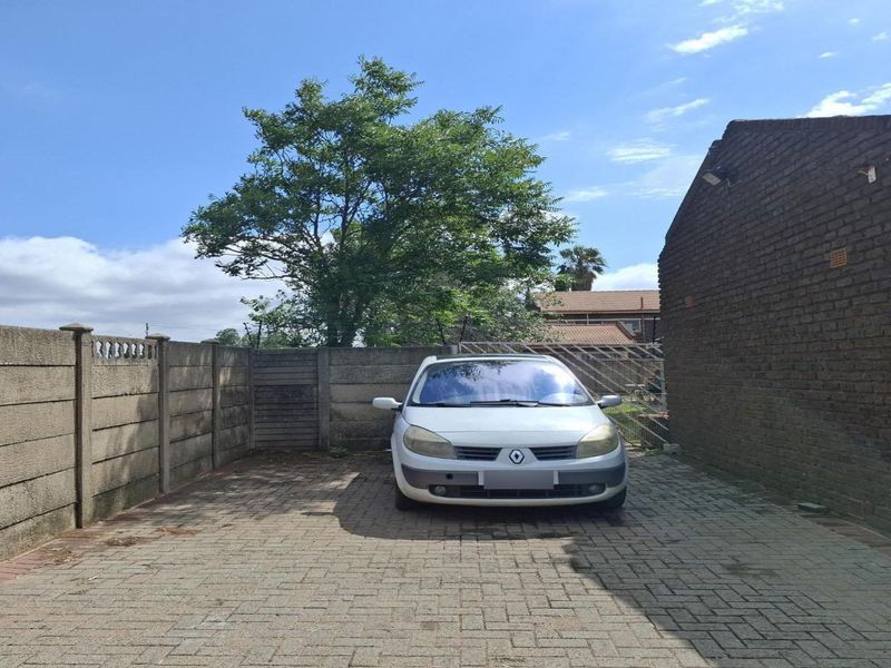 ✨ Beautiful 2 Bedroom Townhouse To Rent – Water & Electricity Included! ✨ - Photo 3