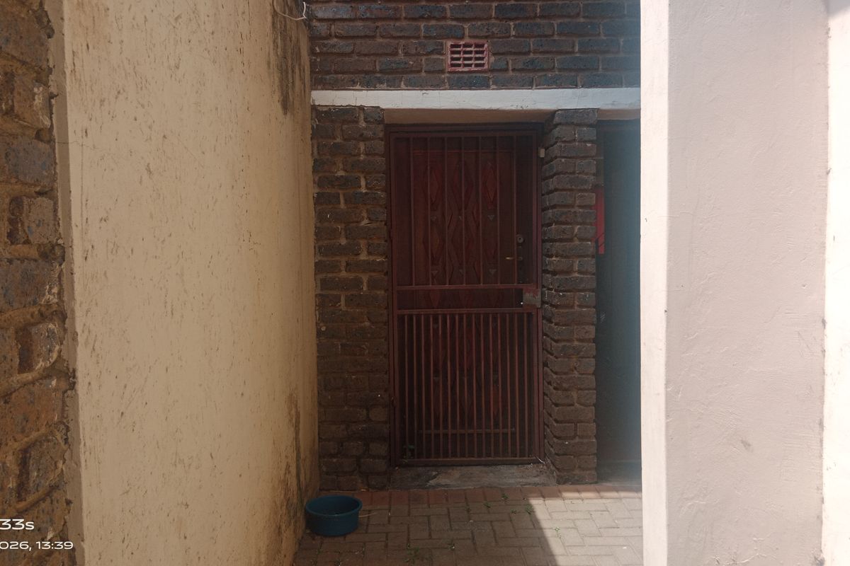 ✨ Beautiful 2 Bedroom Townhouse To Rent – Water & Electricity Included! ✨ - Photo 4