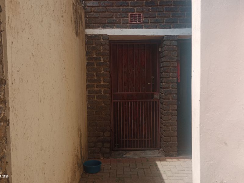 ✨ Beautiful 2 Bedroom Townhouse To Rent – Water & Electricity Included! ✨ - Photo 4