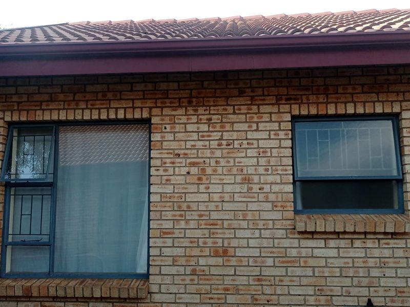 Town house - Photo 1