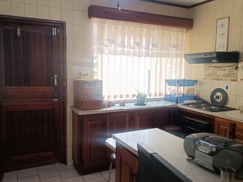 Spacious family home for sale - Photo 2