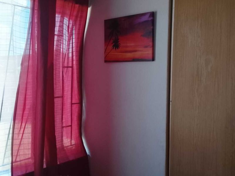 Three-bedroom home - Photo 9