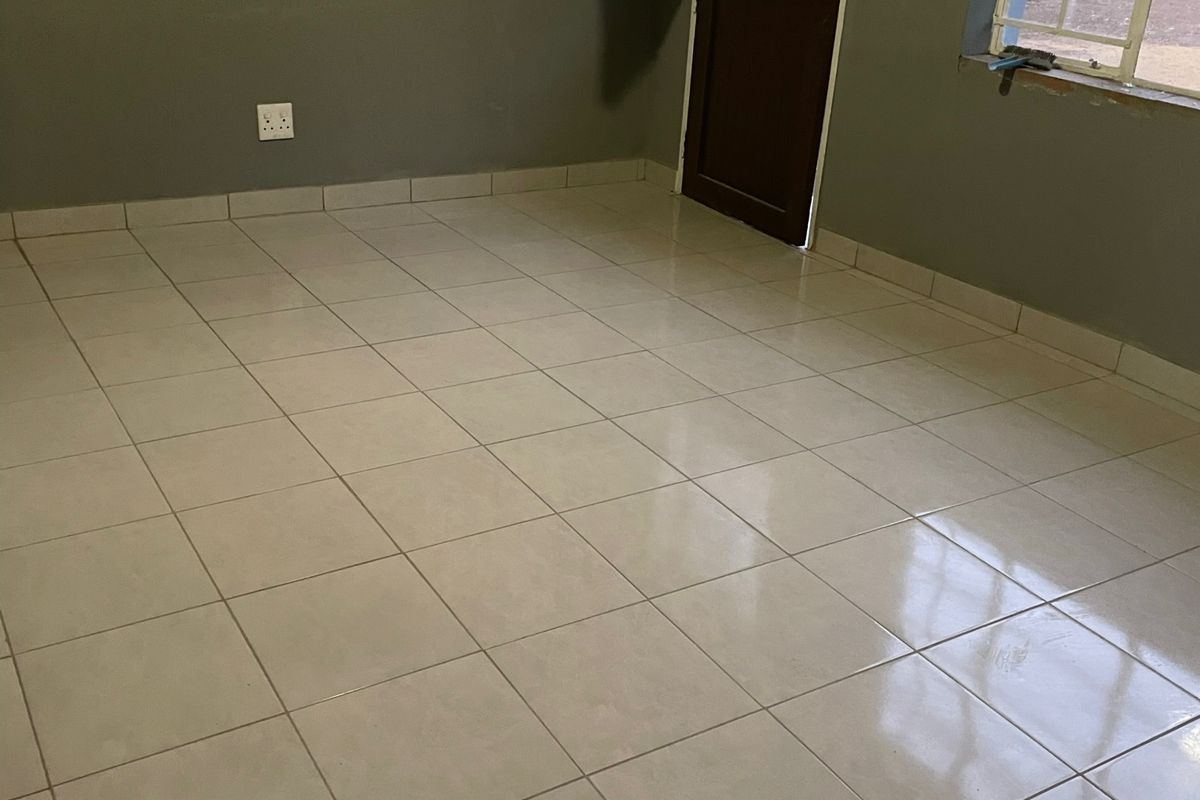 Charming 2-Bedroom Rental on Shared Plot - Photo 4